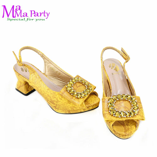 2024 Autumn New Design Specials Italian Women Shoes and Bag Set Comfortable Mid Heels With Rhinestone in Yellow Color