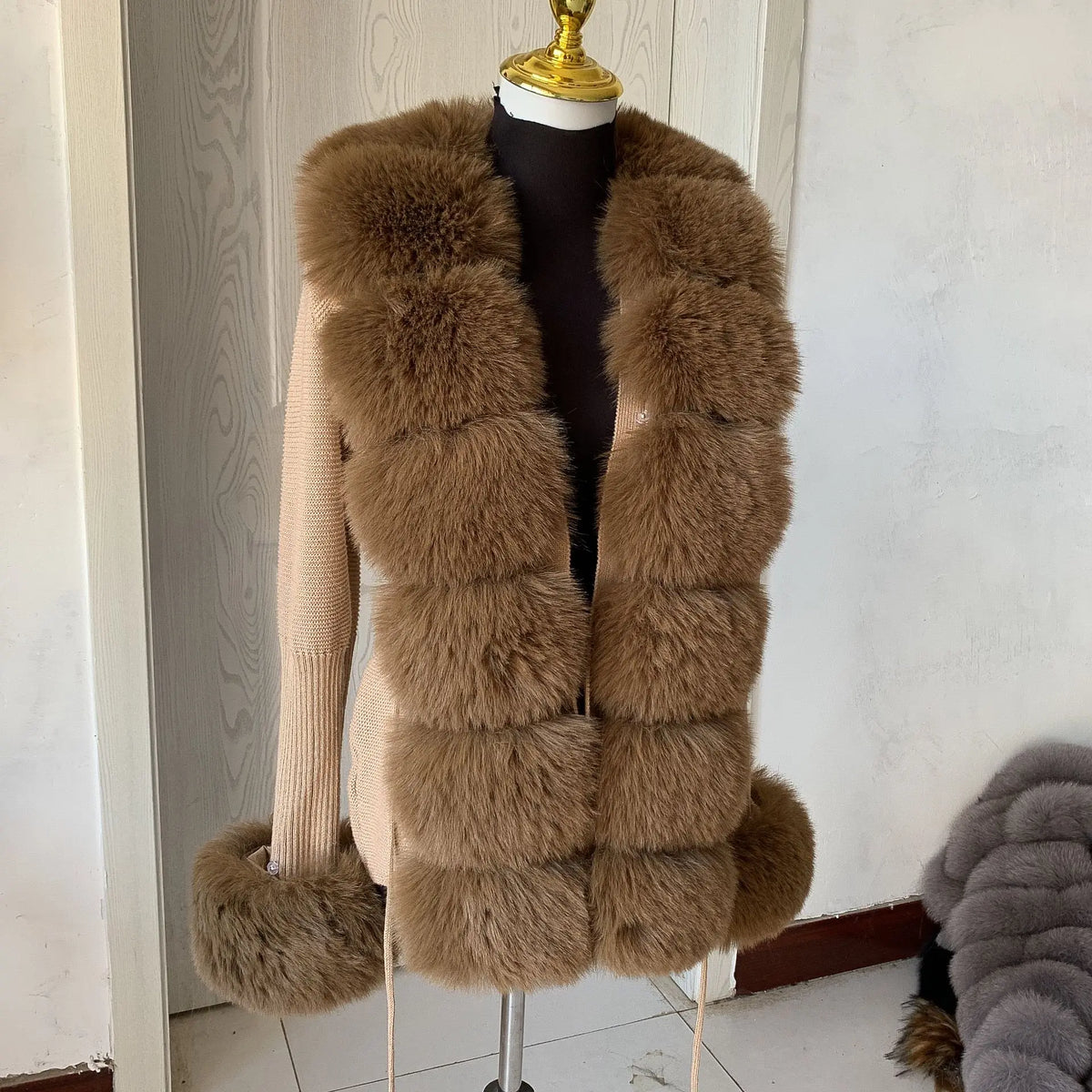 Women Faux Fur Knit Sweater cardigan Spring Autumn elegant Knitted sweater with faux fox fur collar Ladies Fashion Coat fur coat