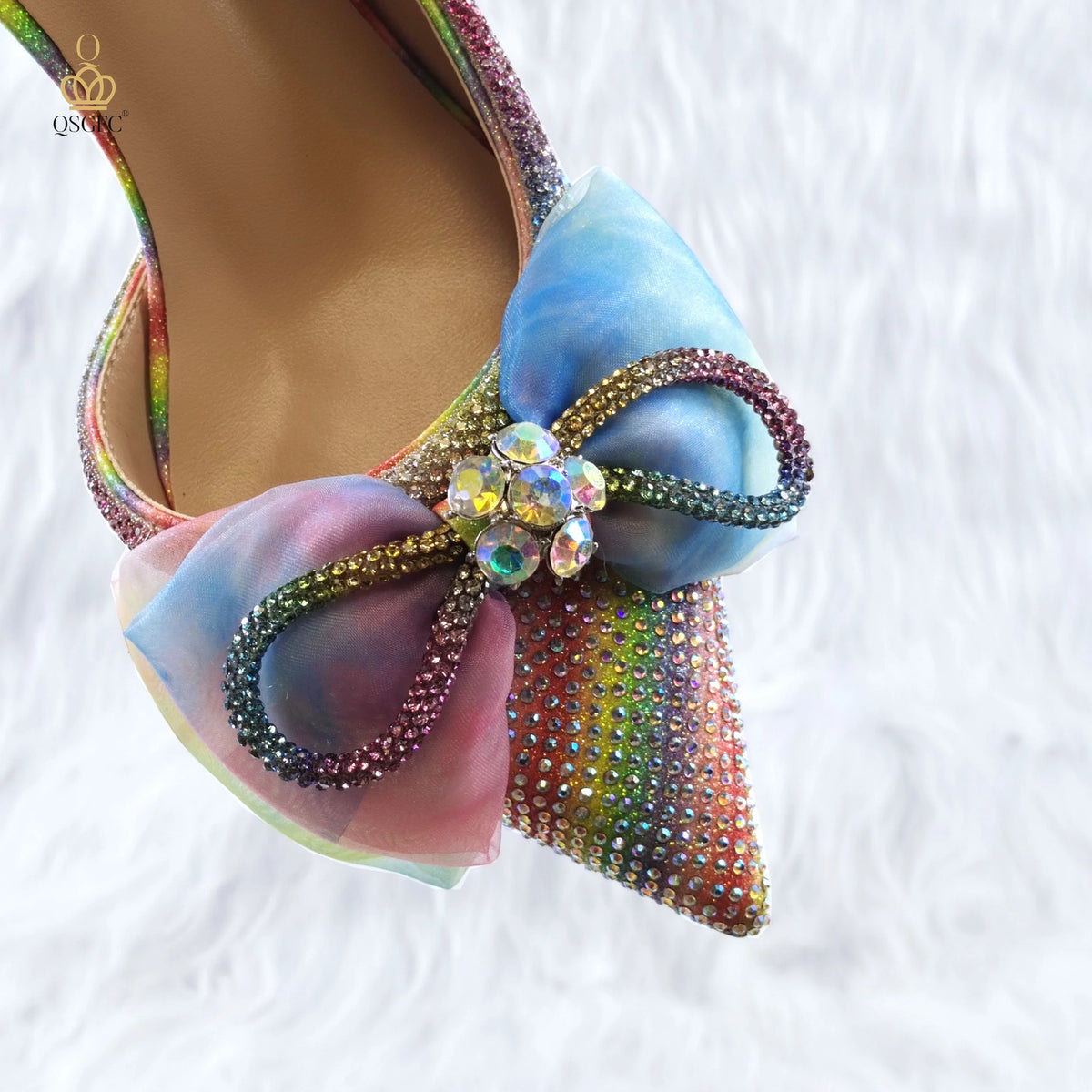 The latest INS Style Pointed Rhinestone Shallow Mouth Temperament High Heels Rainbow Color Women's Shoes And Bags