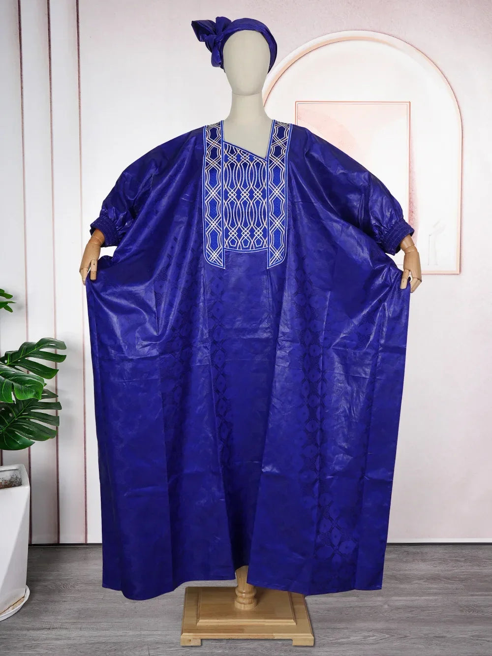 Elegant African Dresses for Women Traditional Embroidery Wedding Party Dresses Men Suit Dashiki African Couples Matching Clothes