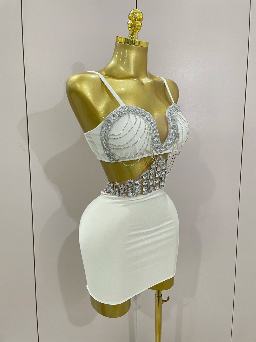 STOCK Luxury Shiny Diamond Chain White Sexy Sleeveless Bodycon Mini Dress 2025New Evening Birthday Party Nightclub Stage Costume