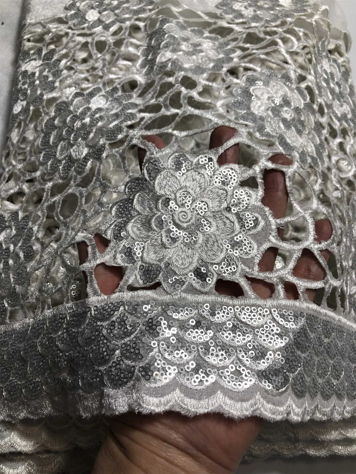 Hollow Out Velvet Material Handmade Luxury Embroidery French Tulle Lace Fabric For Party Nigerian Sequines Stones Lace Sewing WF