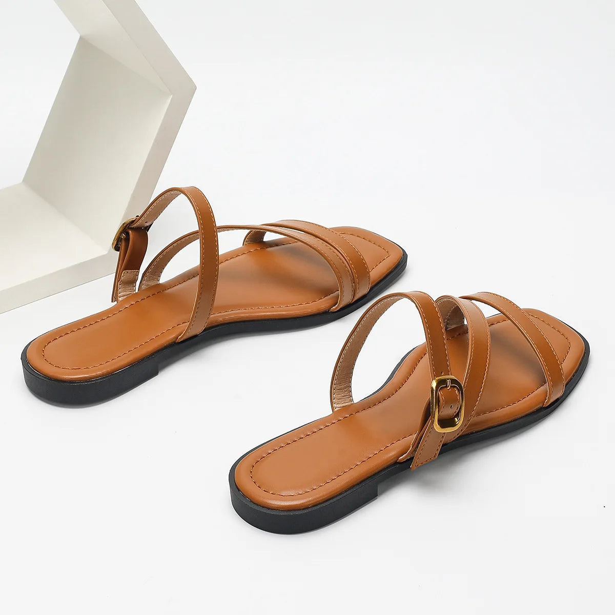 Women's Summer Oversized Solid Color Hollow Design Slippers Fashionable Square Toe Anti Slip Flat Slippers Chain Shoulder Bag