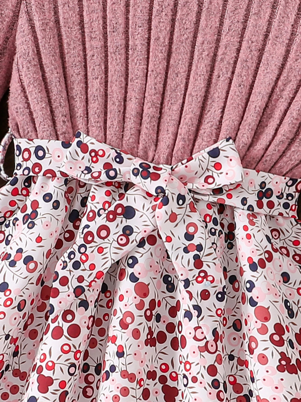 Spring and Autumn Girls' Simple Casual Versatile Knit Round-Neck Long-Sleeve Floral Dress, Everyday Casual Dress for Girls, Can Be Used as a Holiday Gift, Eid, Easter, Carnival, Chinese New Year