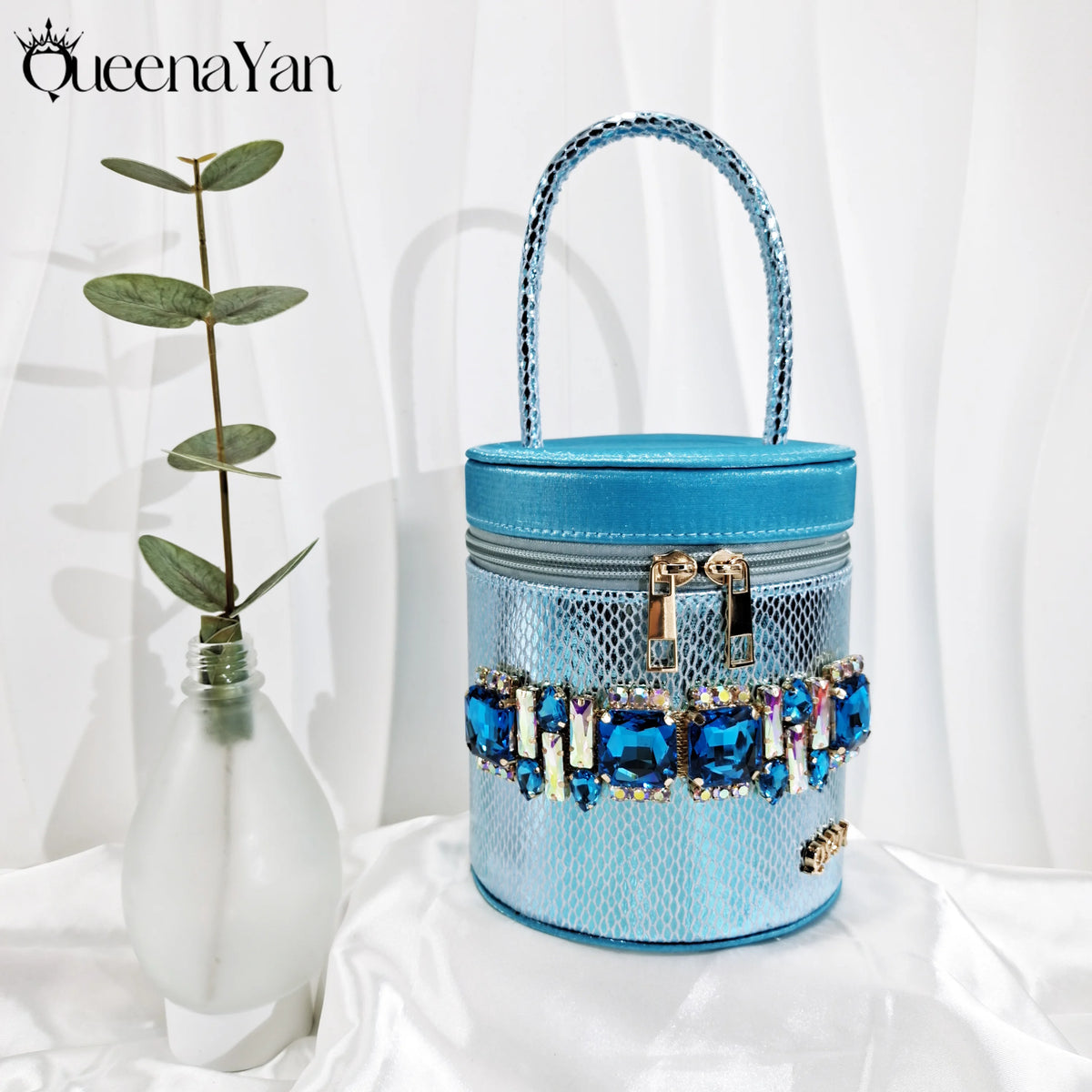 Queena Yan 2025 Fashionable New Gold Open Toe Women's Sandals with Matching Bucket Bag Set Perfect for Weddings and Parties