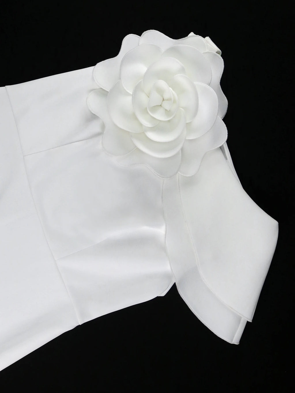 White Minimalist 3D Flower Design Slim Wedding Evening Dress Summer New Elegant Round Neck Short Sleeved Retro Wedding Dresses