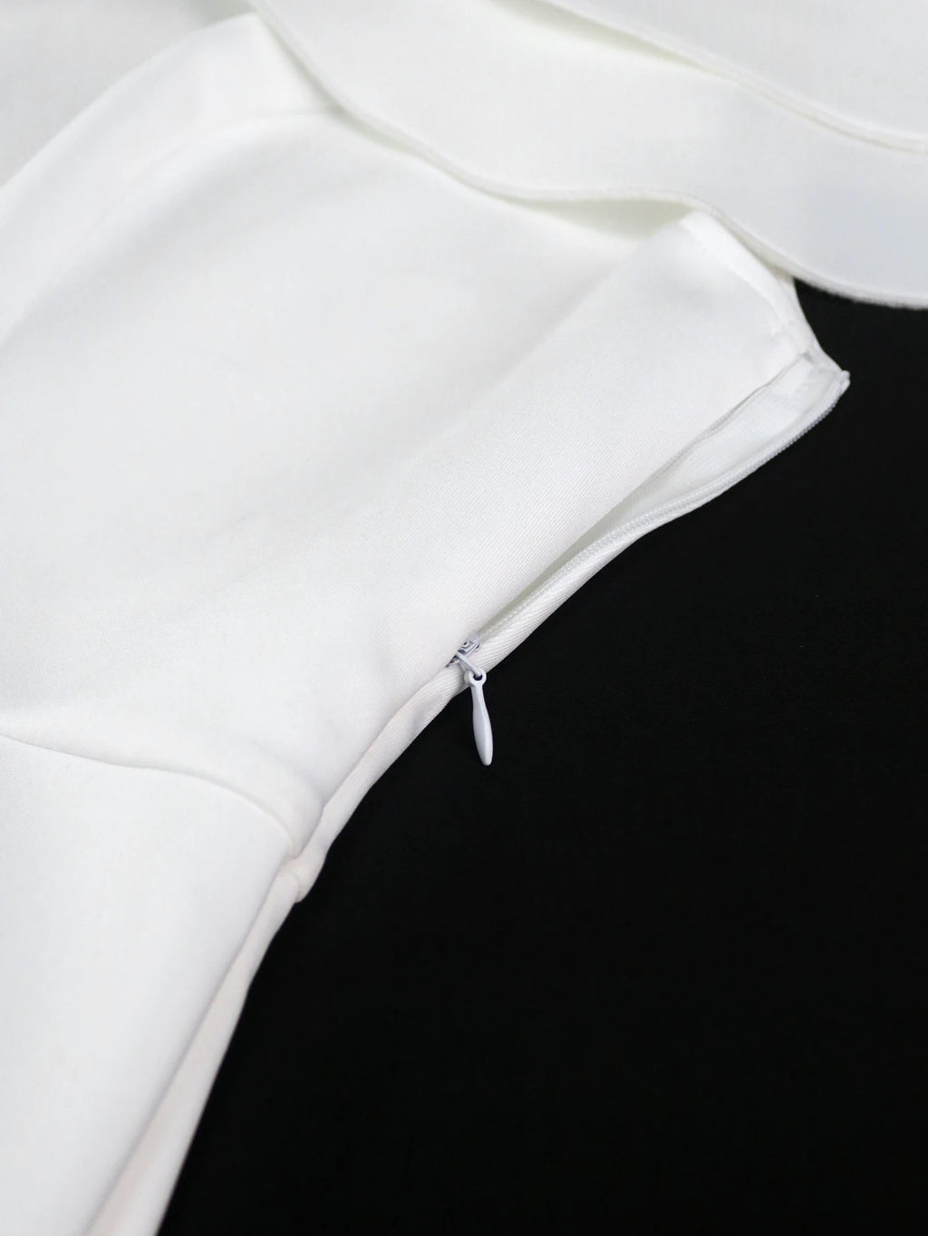 White Minimalist 3D Flower Design Slim Wedding Evening Dress Summer New Elegant Round Neck Short Sleeved Retro Wedding Dresses