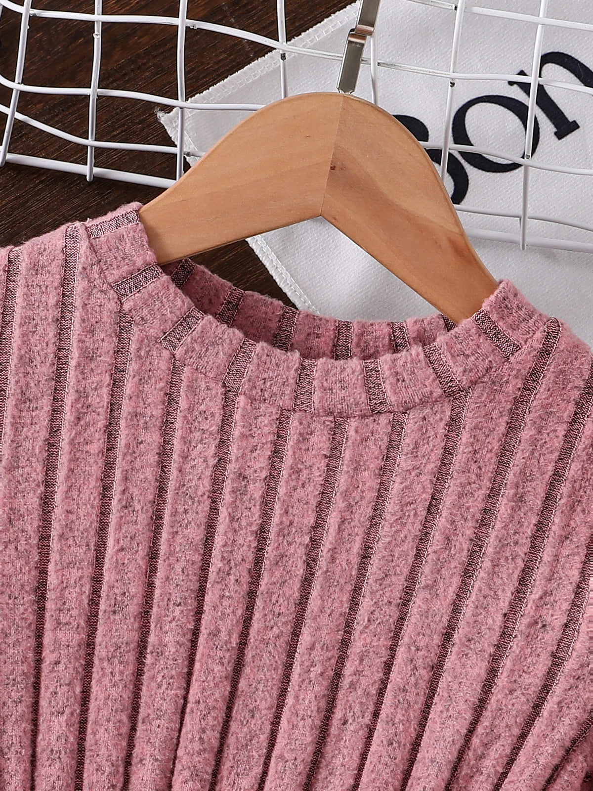 Spring and Autumn Girls' Simple Casual Versatile Knit Round-Neck Long-Sleeve Floral Dress, Everyday Casual Dress for Girls, Can Be Used as a Holiday Gift, Eid, Easter, Carnival, Chinese New Year